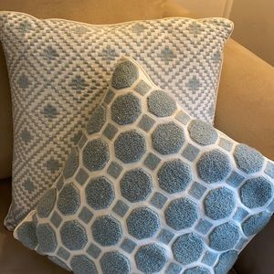 PILLOWS - DECORATIVE